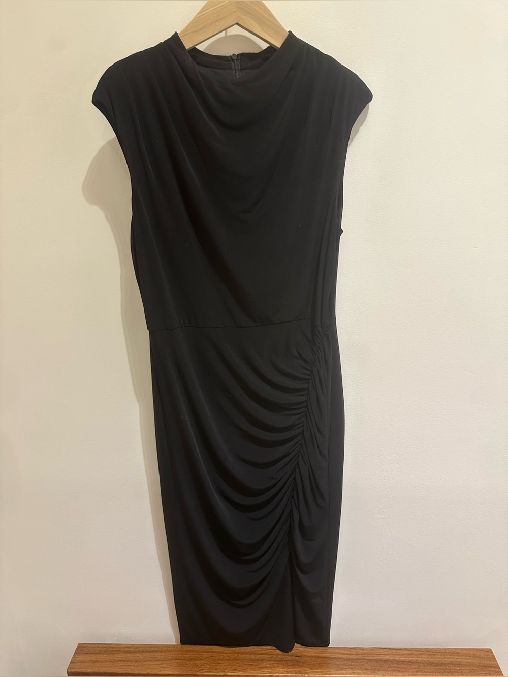 London Times Black Cap-Sleeve Ruched Midi Dress